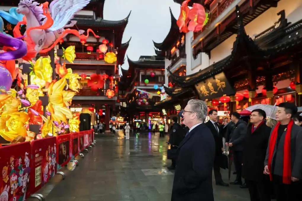 斯塔默打卡上海，三语网站SEO优化核心策略